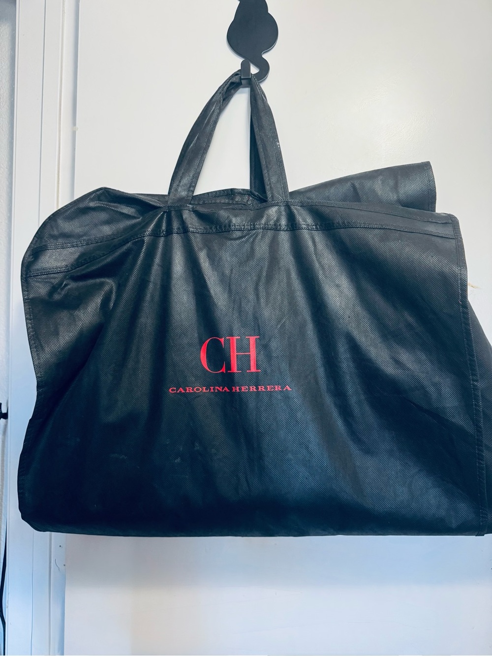 Carolina Herrera Iconic CH Long Travel Garment Storage snap foldable dust bag.